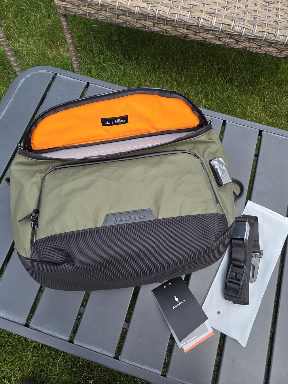 Alpaka Bravo Sling Max V2 Dark Green X-Pac VX21 10L NWT Laptop Sling Bag - Picture 15 of 16